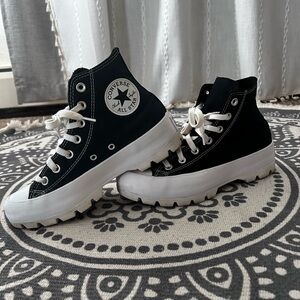 Converse Chuck Taylor Canvas Shoes All Star Hi Lugged High Top Women’s Size 7.5